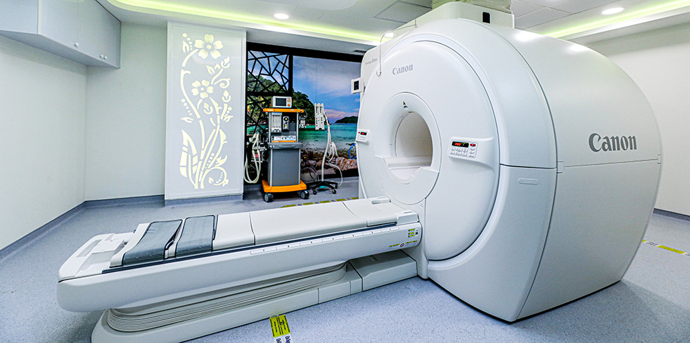 Back pain management MRI room in Dubai London Hospital